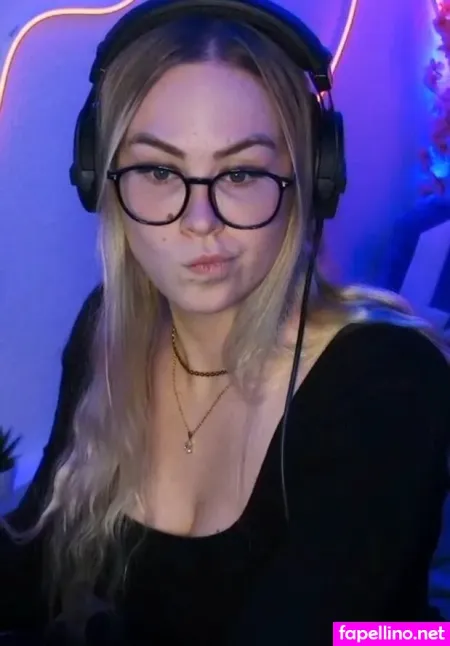 Lavrasophie OnlyFans Thumbnail #re1cGymsmP