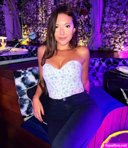 Layah Heilpern OnlyFans Thumbnail #NSURtUn3fh