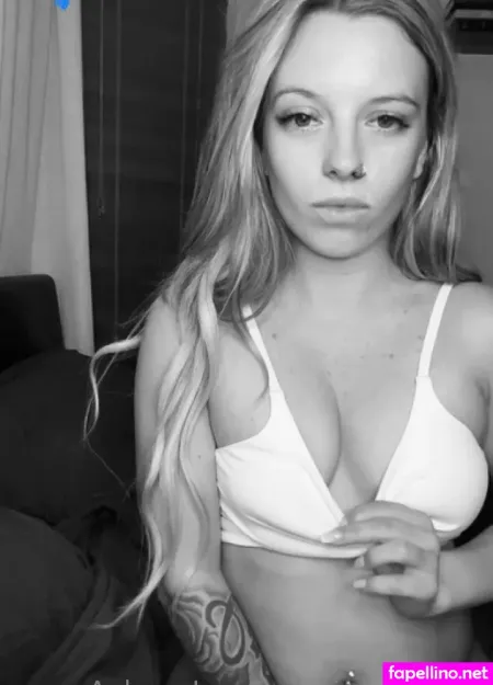 Layaubreyfans OnlyFans Thumbnail #H7OCa4PkBK