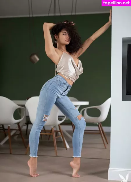 Layla Balan OnlyFans Thumbnail #Q51Ss94XSB