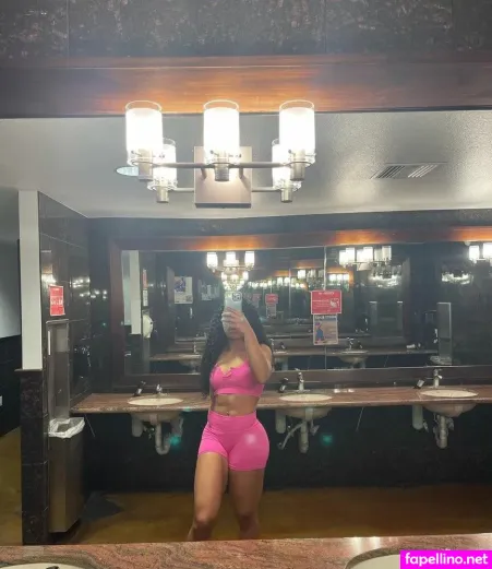 Layla Diggs OnlyFans Thumbnail #NAhGyayiGX