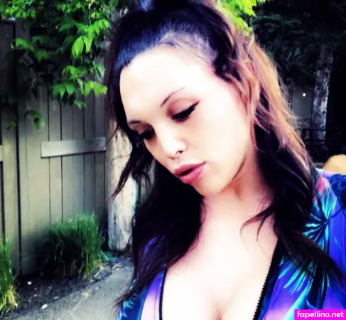 Layla Legendz OnlyFans Thumbnail #lebju49zgb