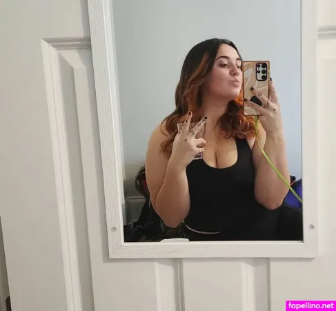 Layla Mitchell OnlyFans Thumbnail #v6EoO71ALa