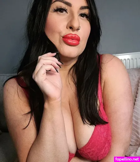 Layla Uk OnlyFans Thumbnail #WDdChW1E3x