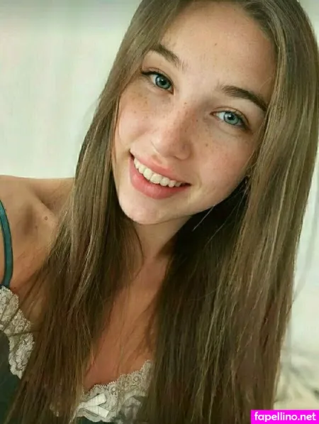 Laylaparkerfree OnlyFans Thumbnail #B4QaNfujHC