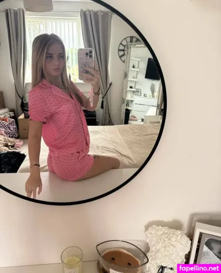 Laylasoyoung OnlyFans Thumbnail #8UoxpQywfm