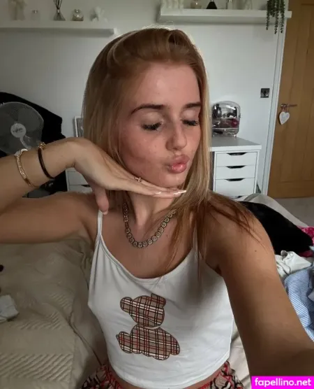 Laylasoyoung OnlyFans Thumbnail #lJt4h9tf52