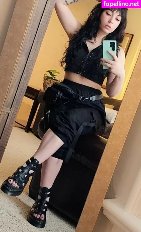 Layna Lazar OnlyFans Thumbnail #RqzO2F7jVH