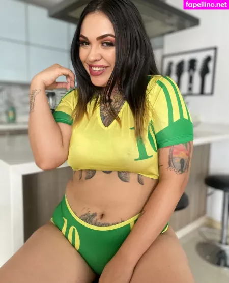 Laynakiss OnlyFans Thumbnail #gCCWPnrzqk