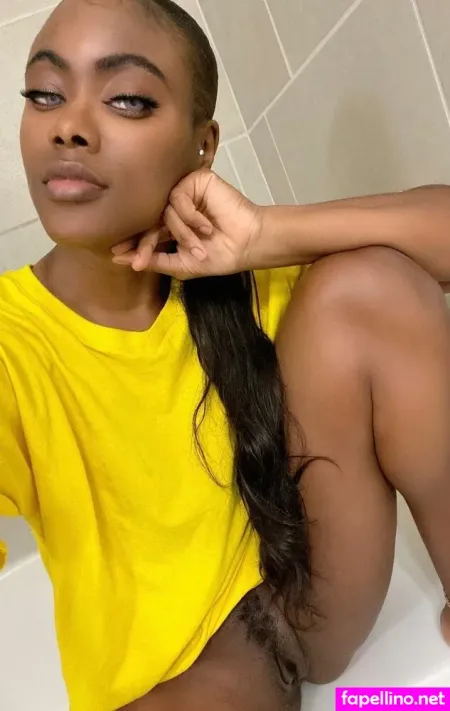 Lazaniazee OnlyFans Thumbnail #gQqIaqQWKK