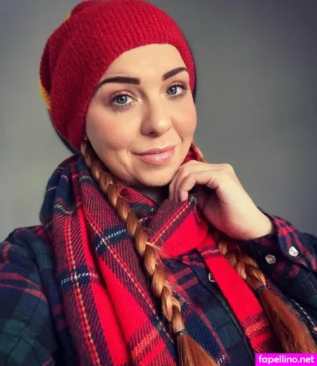 Le Curvy Kitten OnlyFans Thumbnail #HCa8eCa5J9