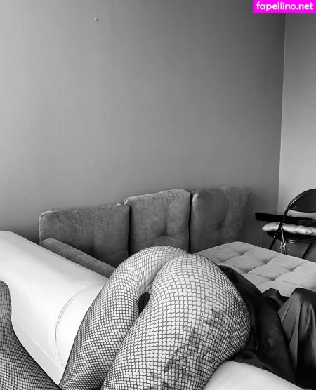Le Valler OnlyFans Thumbnail #h5QUAaBmil