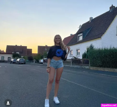 Lea Badura OnlyFans Thumbnail #mJ6NOv56E2