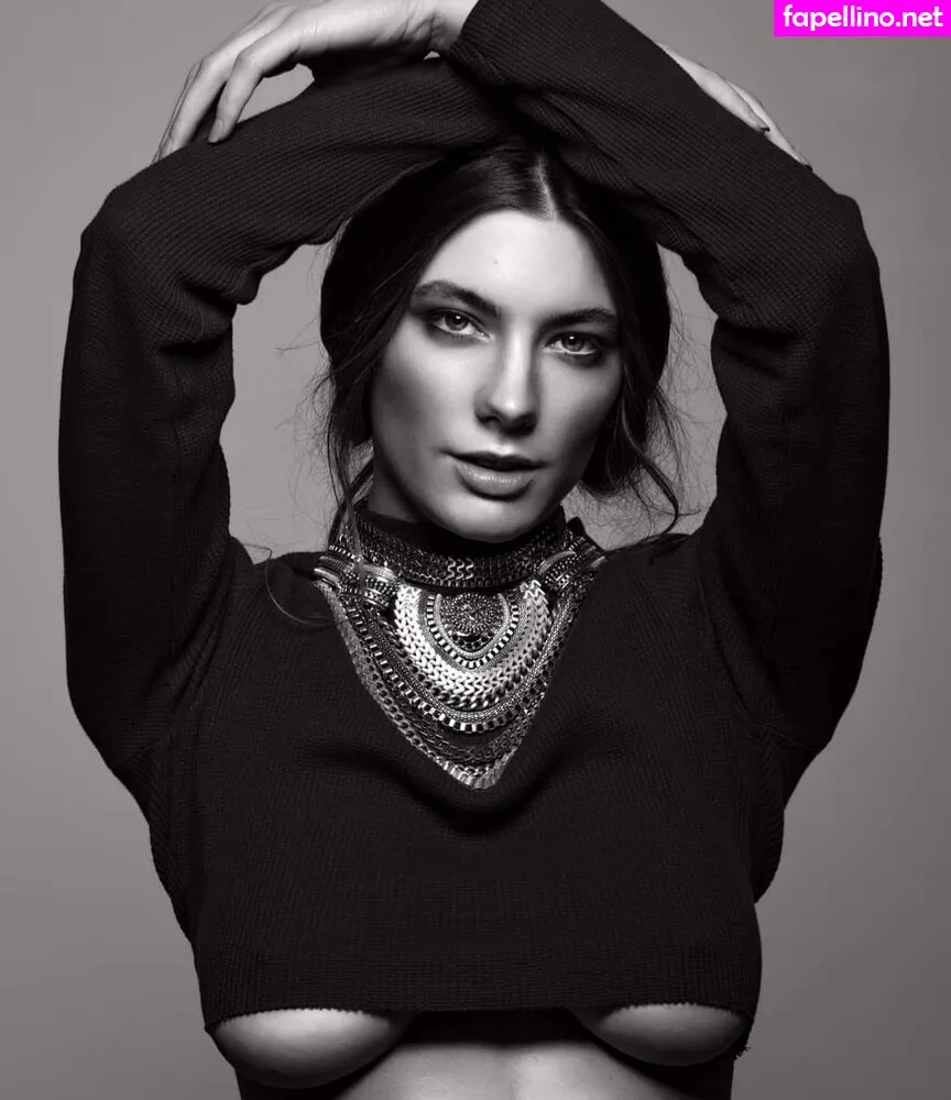 leachloe, leachloe_ Nude Leaked OnlyFans Photo #5ty38vYfX6