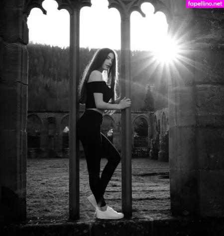 Lea Chlo OnlyFans Thumbnail #CDCOiF6jyp