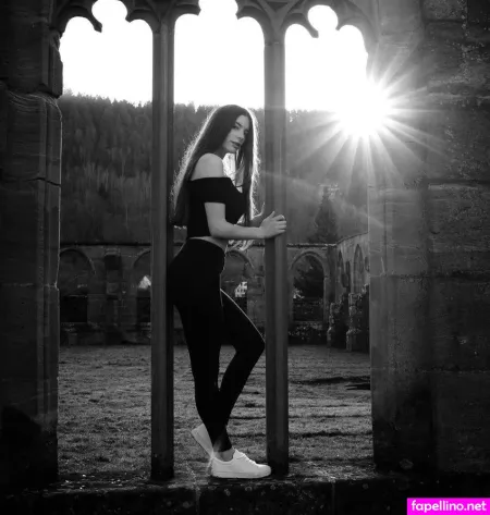 Lea Chlo OnlyFans Thumbnail #QbCfyce3N8