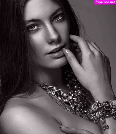 Lea Chlo OnlyFans Thumbnail #kLZDTNSnpm