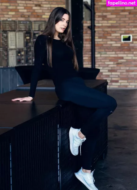 Lea Chlo OnlyFans Thumbnail #p4RdUeo8Og