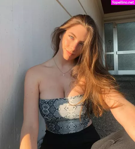 Lea Chlo OnlyFans Thumbnail #w4rFjkjATJ