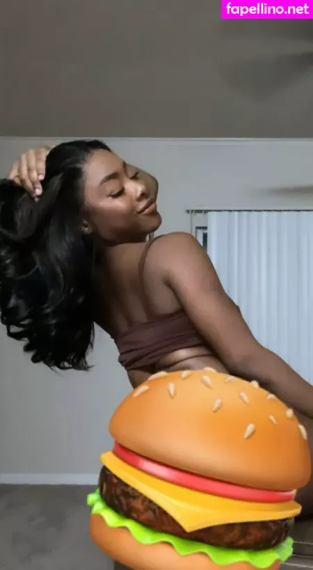 Lea H Sampson OnlyFans Thumbnail #O5XlC3eQlC