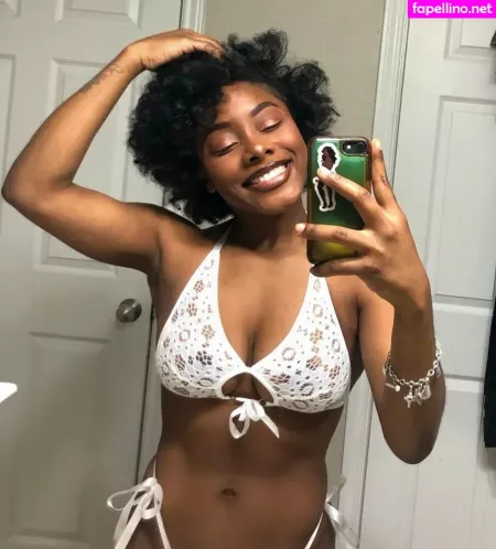 Lea H Sampson OnlyFans Thumbnail #UUCjCdu1bm