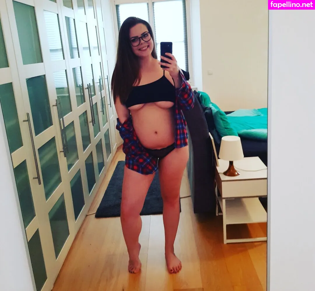 LeaLovebird, itslealovebird Nude Leaked OnlyFans Photo #9TGbrsn5RM