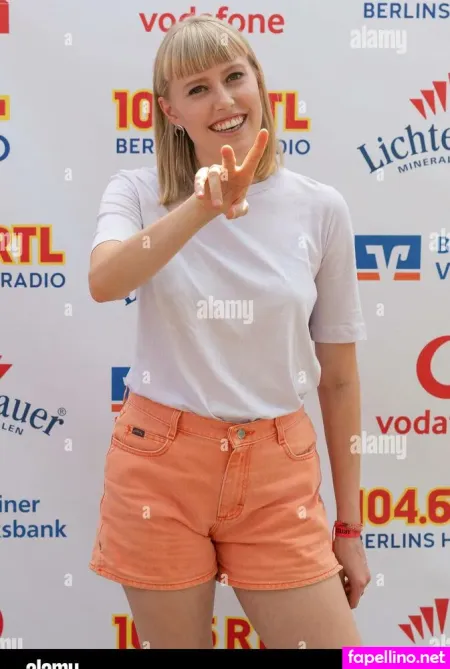 Lea Marie Becker OnlyFans Thumbnail #6GKBaBx94W