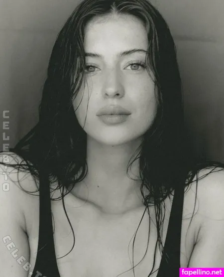 Lea Meniel OnlyFans Thumbnail #xnwTL6QJk0