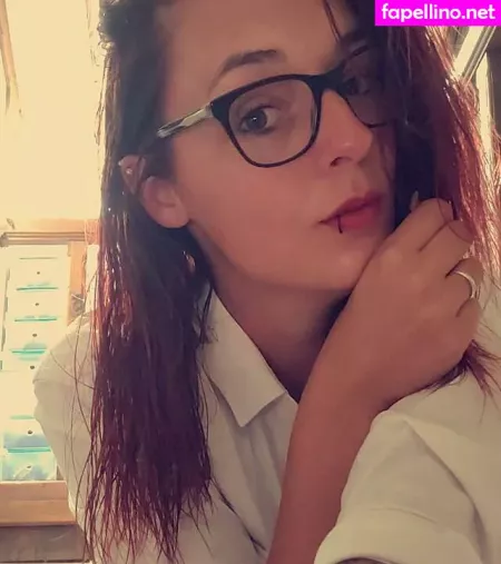 Lea Officiel OnlyFans Thumbnail #QYonEobjEM