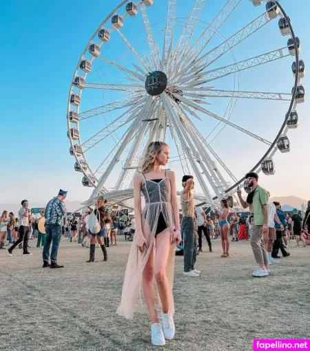 Lea Peach OnlyFans Thumbnail #3SqYO8NZ7f