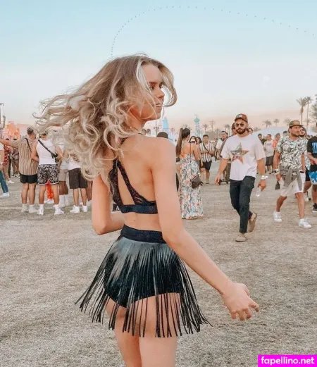 Lea Peach OnlyFans Thumbnail #R5gz2snGu9