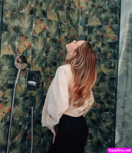 Lea Peach OnlyFans Thumbnail #RqBx69Kil6