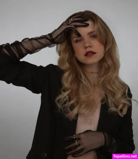 Lea Pietsch OnlyFans Thumbnail #YCwH5wePpB