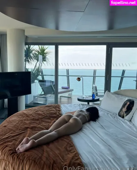 Lea Renez OnlyFans Thumbnail #UM44aX21b0