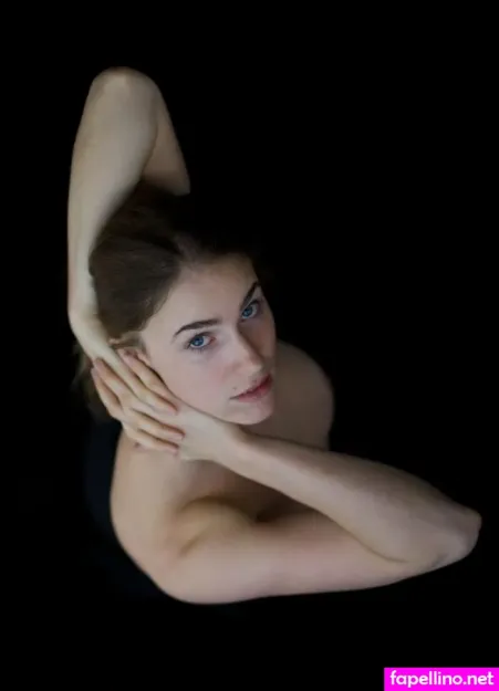 Lea Toran Jenner OnlyFans Thumbnail #tY8T5s8rvZ
