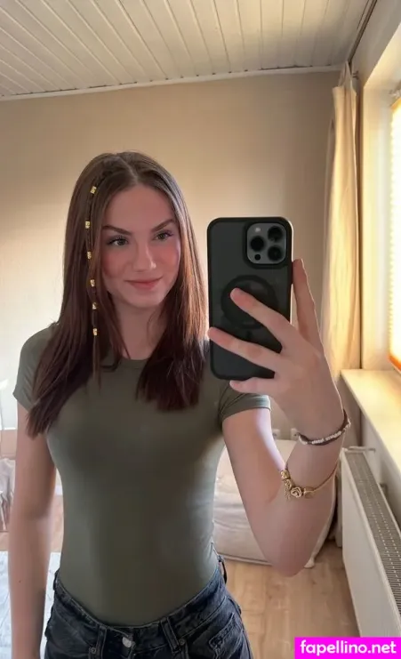 Lea Viktoria OnlyFans Thumbnail #zChhtMhHWO