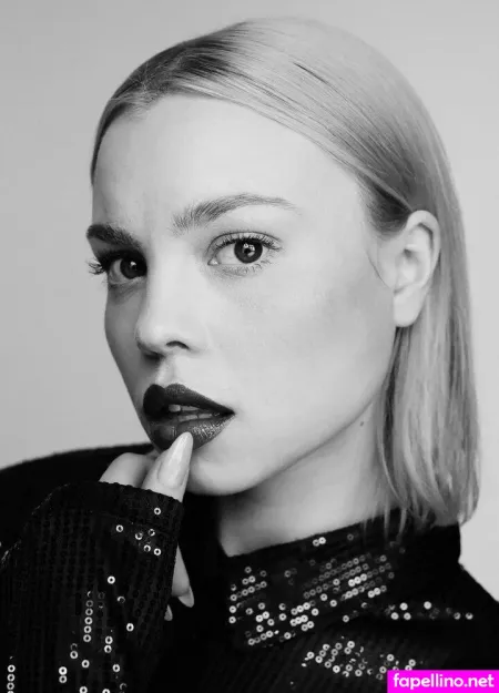 Lea Zoe Voss OnlyFans Thumbnail #SKgkbv88rS