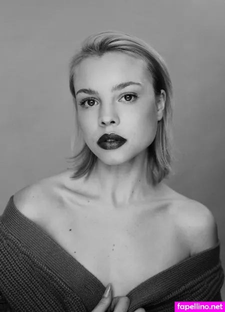 Lea Zoe Voss OnlyFans Thumbnail #laK6MNvqXn