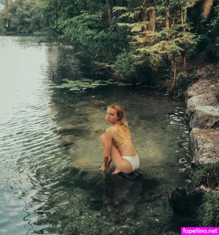 Lea Zoe Voss OnlyFans Thumbnail #sRRfvmpby6