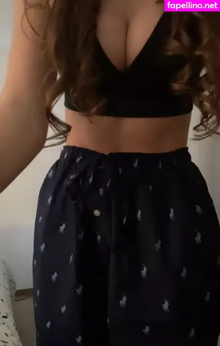 Lea OnlyFans Thumbnail #FEytHbnWwP