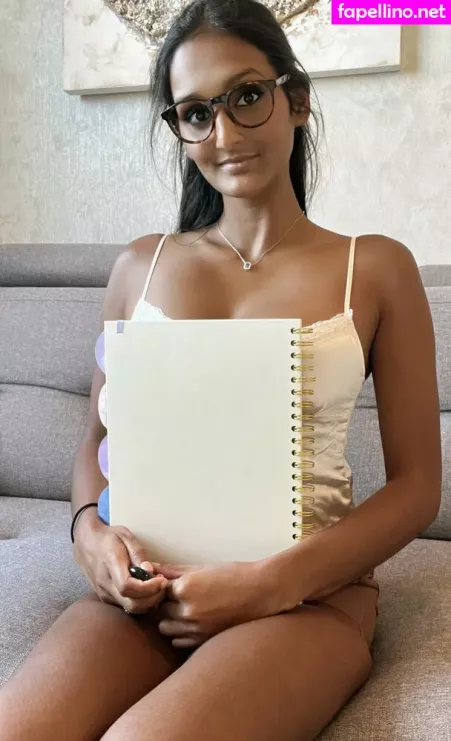 Lea OnlyFans Thumbnail #NmirA4uEyA