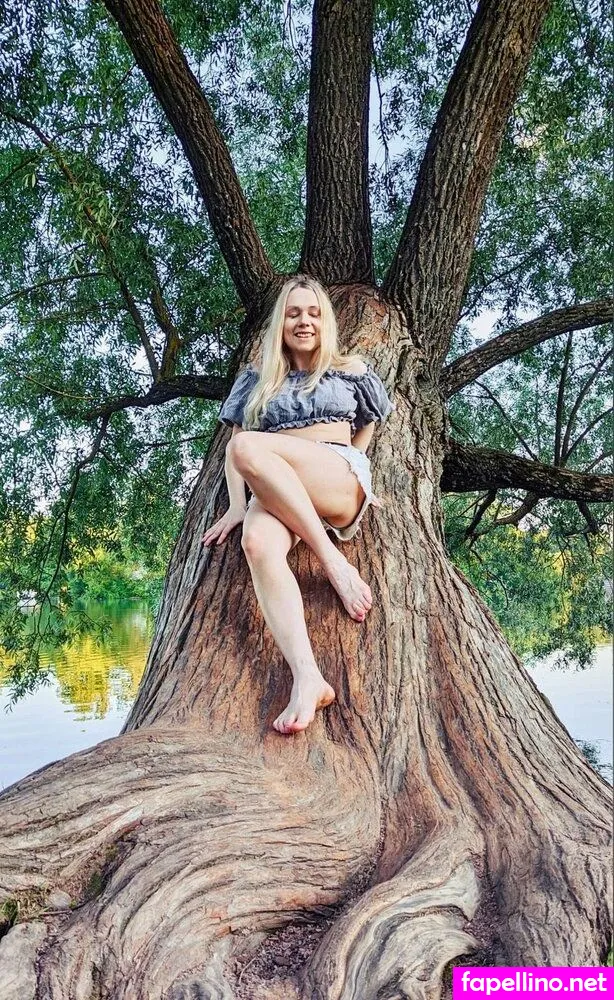 LeaFoxy, laroxy_sage Nude Leaked OnlyFans Photo #DkCxTvxex5