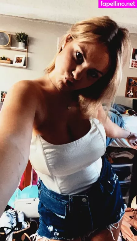 Leah Booth OnlyFans Thumbnail #0emYQQJBQX