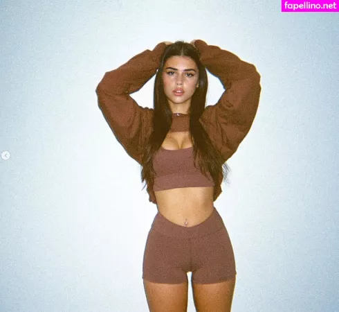 Leah Halton OnlyFans Thumbnail #tKasXWjTQX