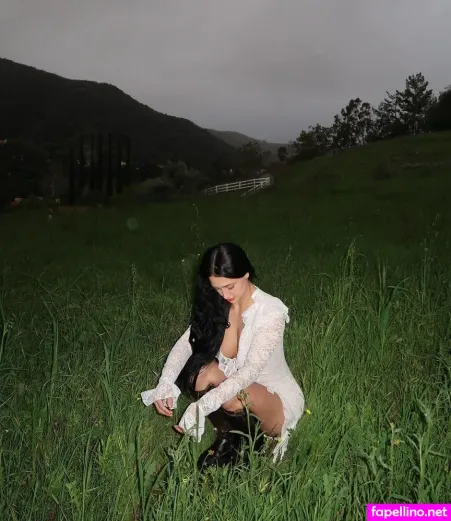 Leah Kateb OnlyFans Thumbnail #B0vyVrZlUi