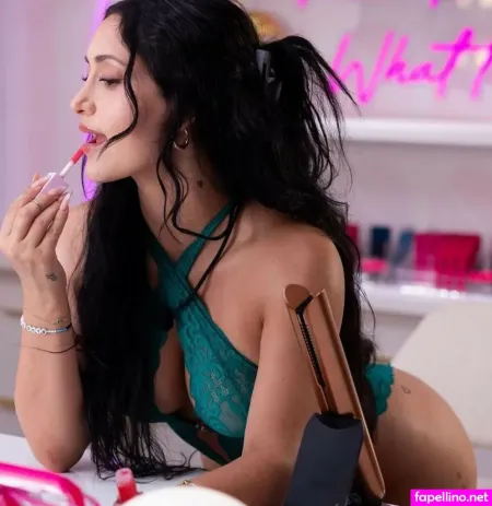 Leah Kateb OnlyFans Thumbnail #it6YAp7EJS