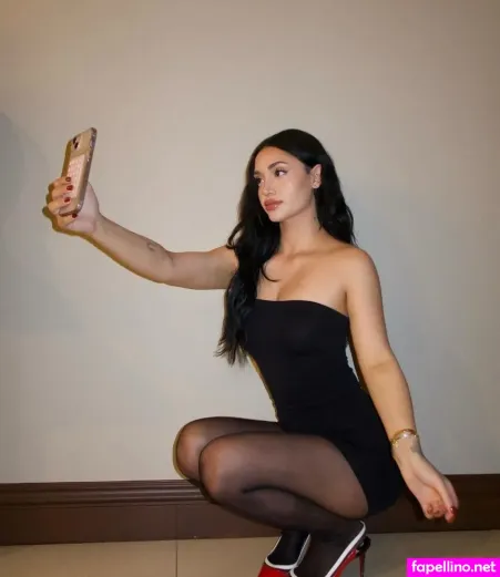 Leah Kateb OnlyFans Thumbnail #rVxORHxw9g