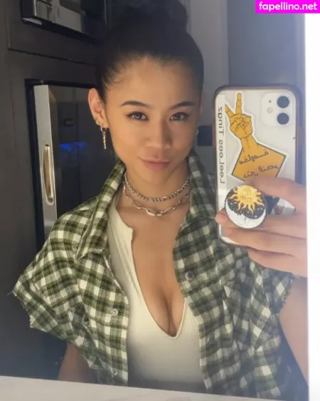 Leah Lewis OnlyFans Thumbnail #D66JmMQnj4