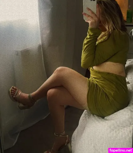 Leah Reuben OnlyFans Thumbnail #3Ozn0Yl5A9