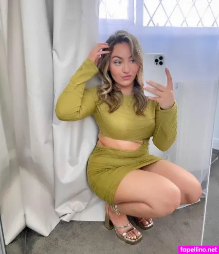 Leah Reuben OnlyFans Thumbnail #ajc7TtCzty